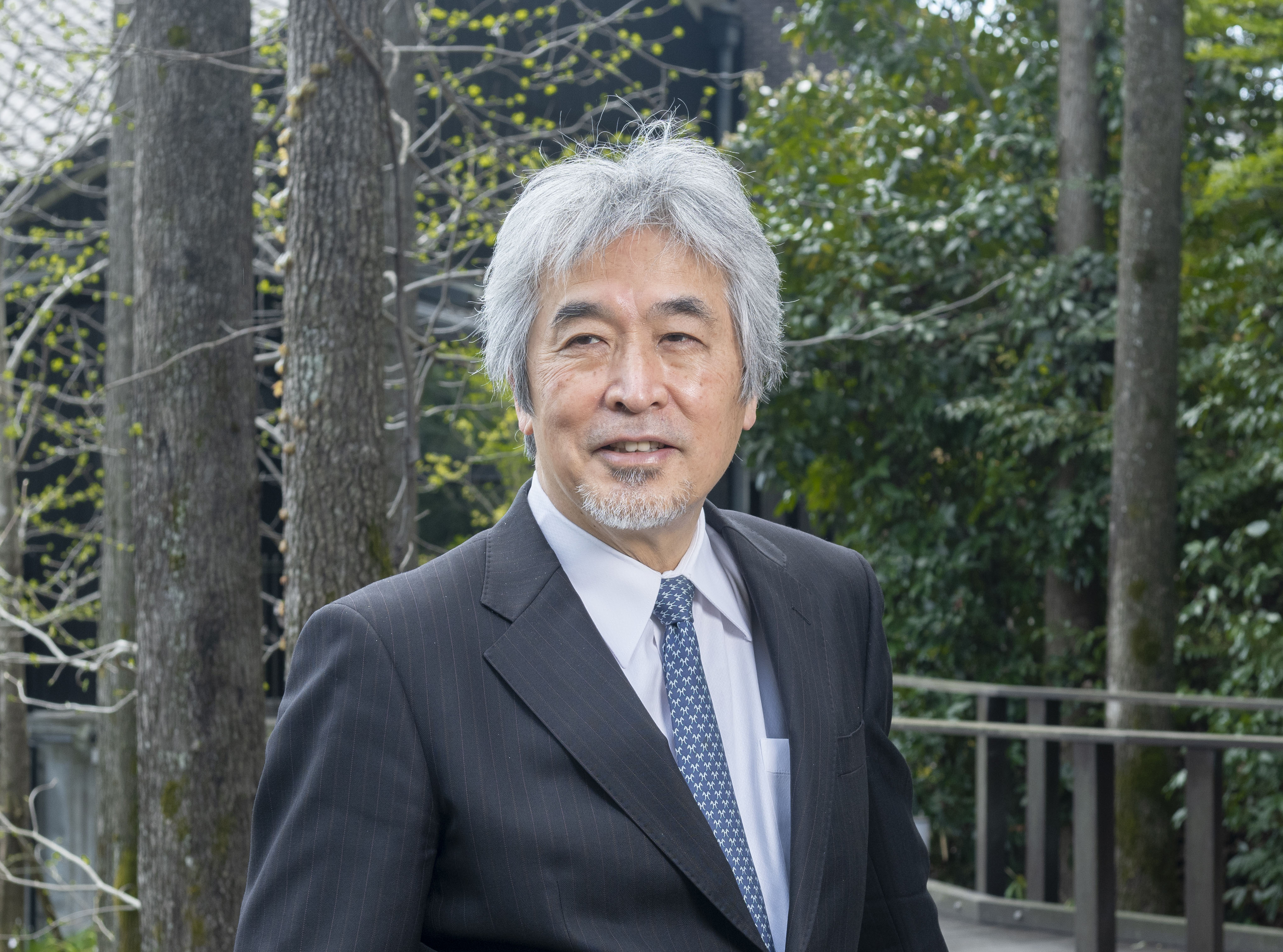 山極壽一氏